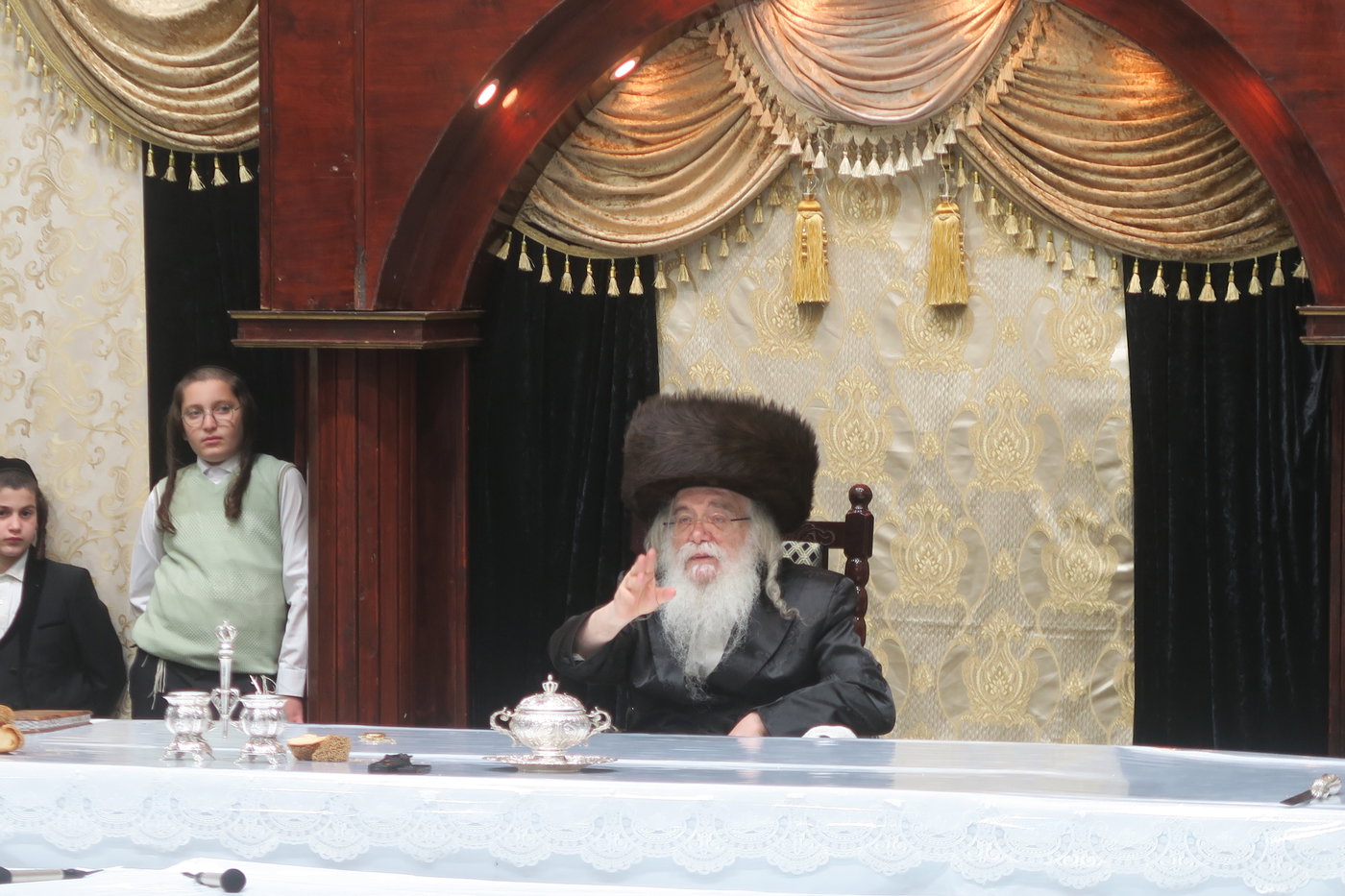 האדמו"ר מדארג בטיש חוה"מ סוכות