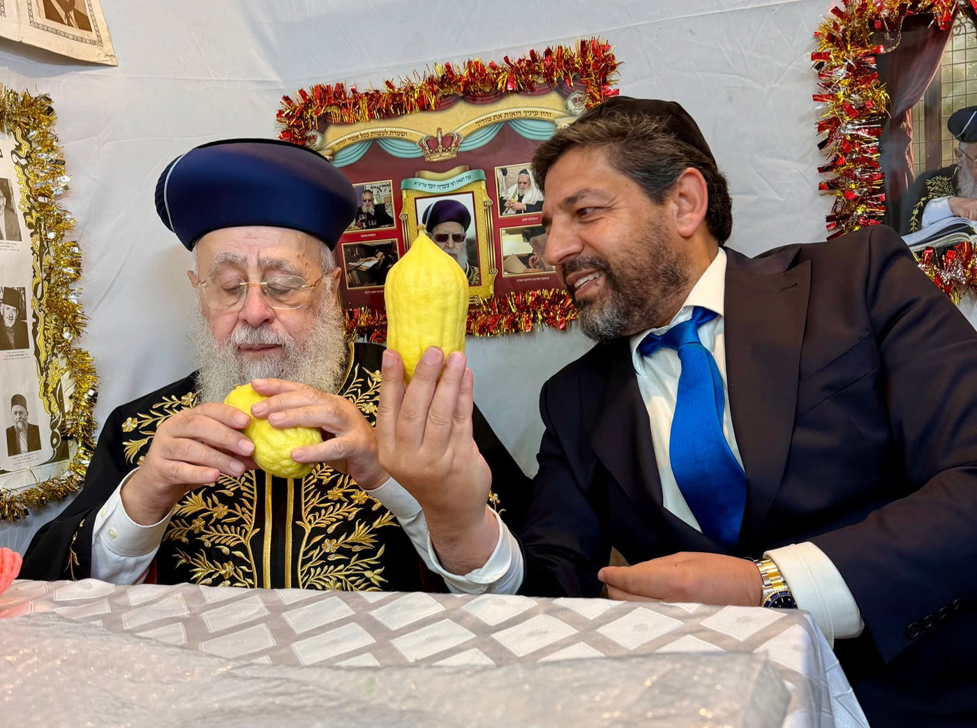 ממשיך את המסורת: רב הסלבס הגיש לראש"ל אתרוגים מובחרים