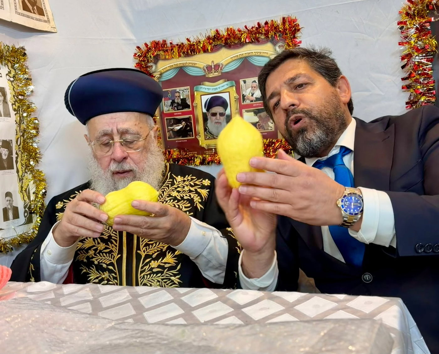 ממשיך את המסורת: רב הסלבס הגיש לראש"ל אתרוגים מובחרים