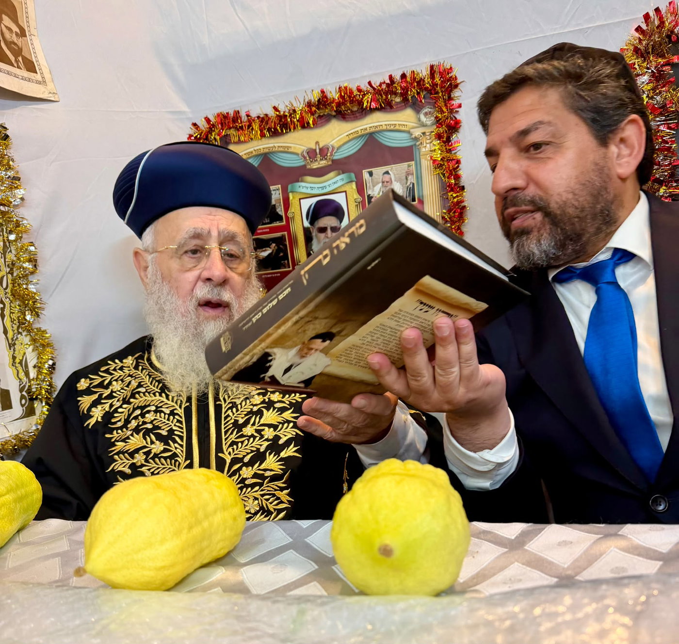 ממשיך את המסורת: רב הסלבס הגיש לראש"ל אתרוגים מובחרים
