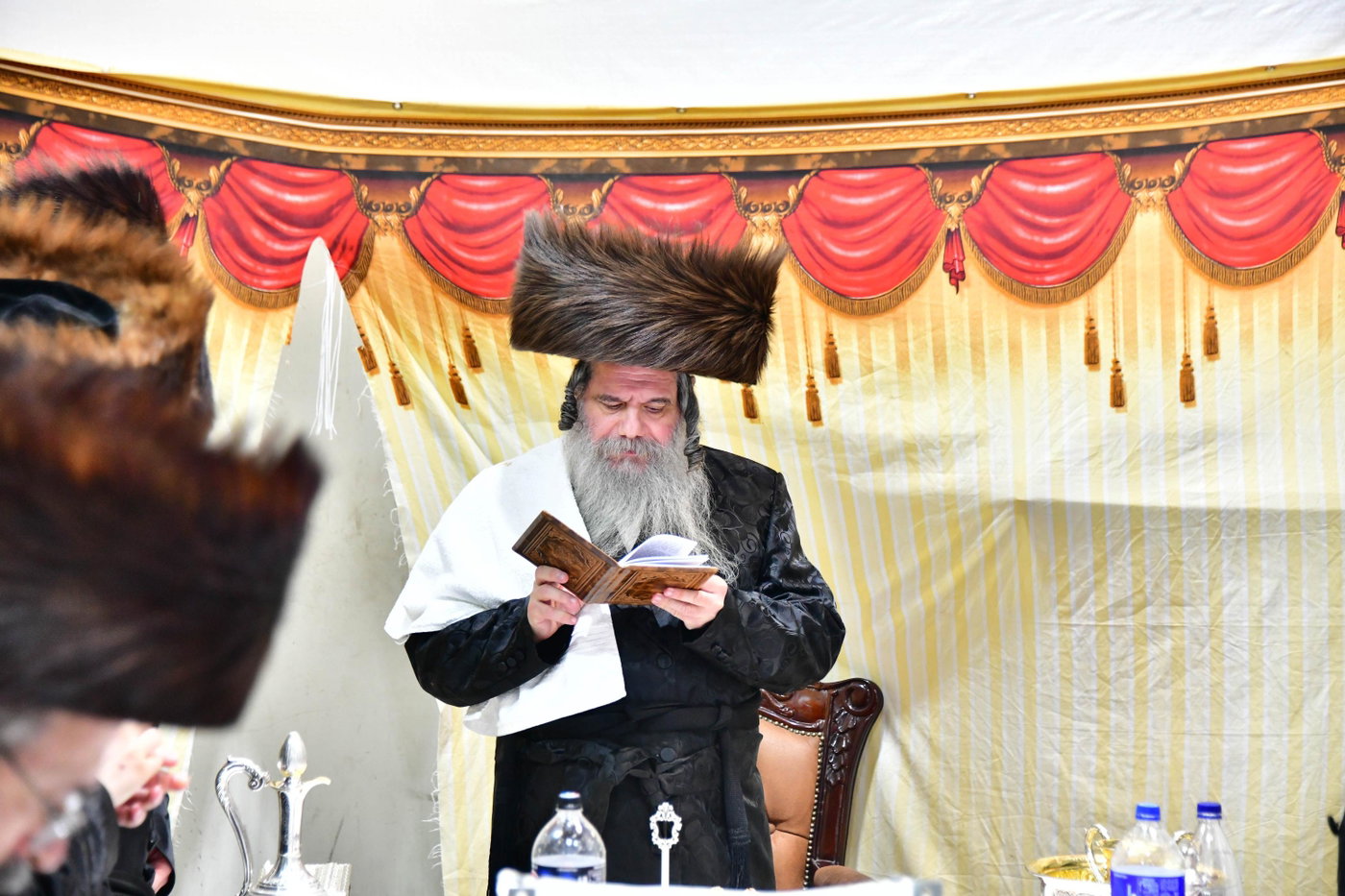 האדמו"ר מקוידינוב בשמחת בית השואבה
