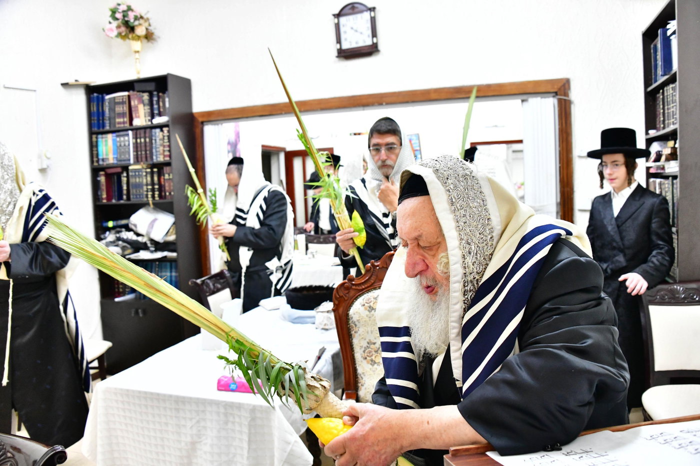 האדמו"ר מנאראל בעבודת הנענועים