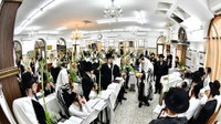 האדמו"ר ממודז'יץ בנטילת לולב