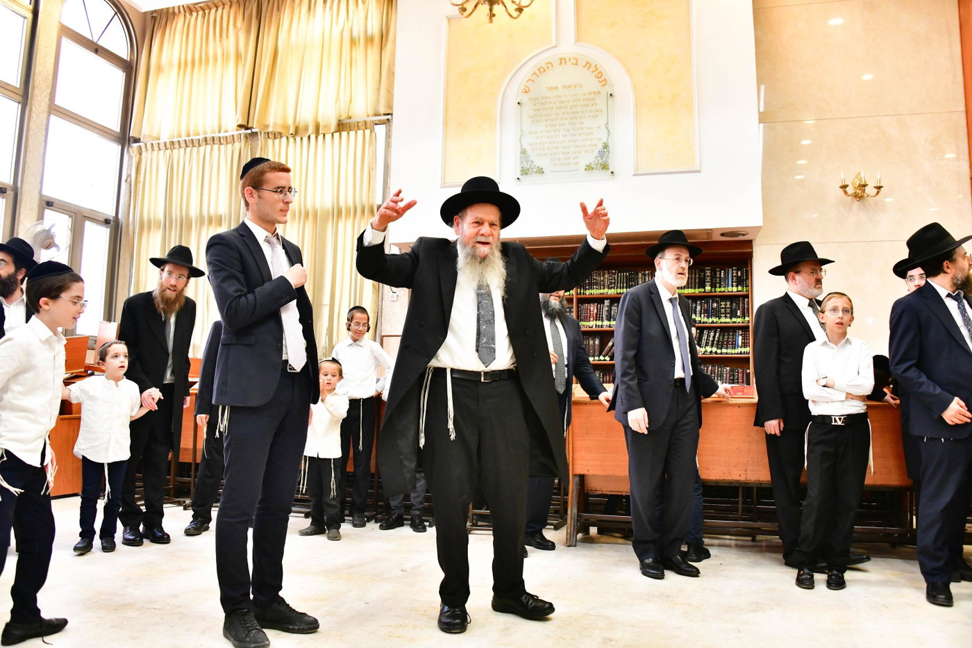 הגרמ"ש אדלשטיין בשמחת בית השואבה