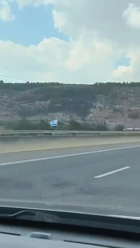 ריק מדגלים בחג