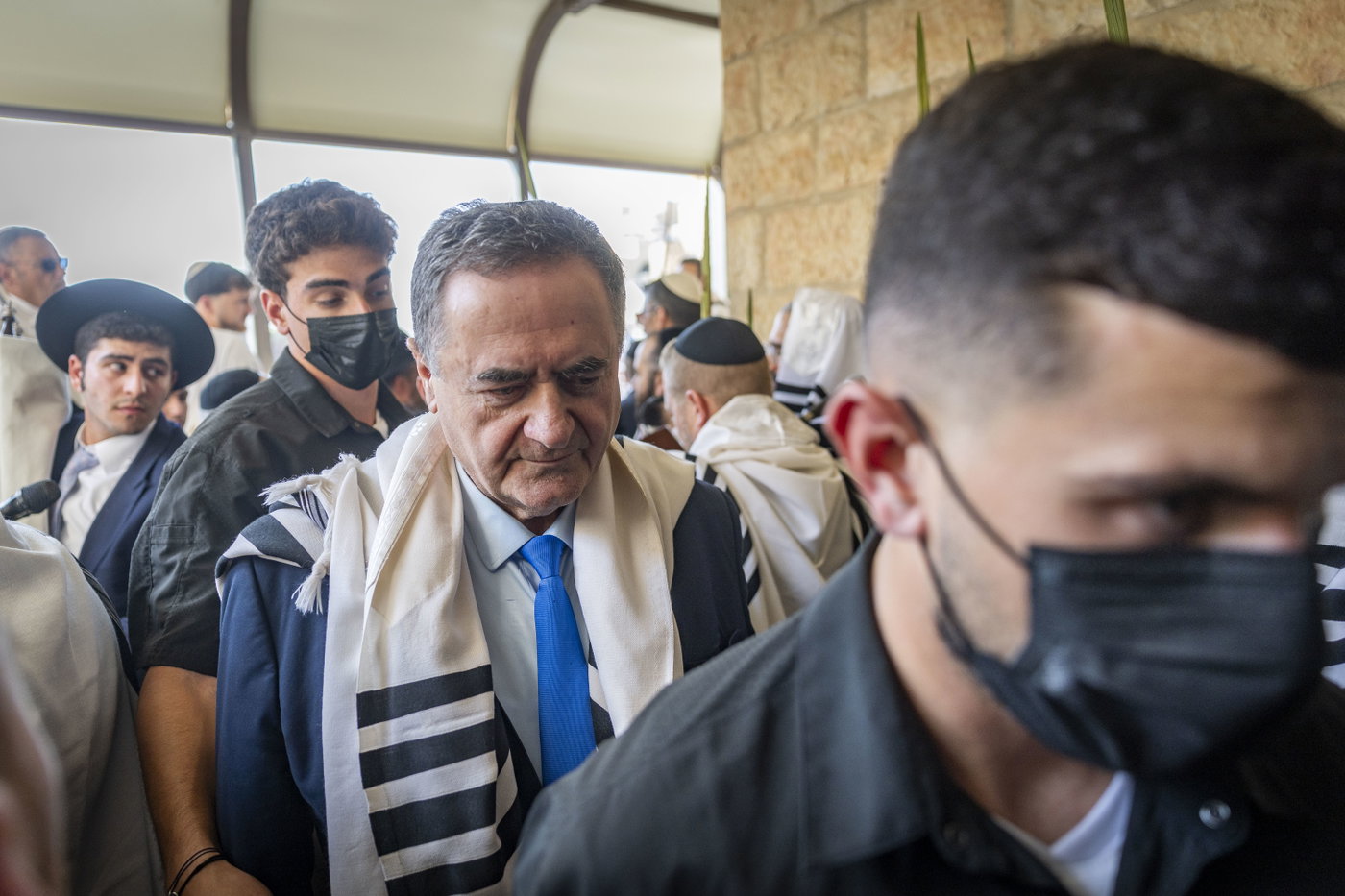 שר הביטחון ישראל כ"ץ במעמד ברכת כהנים בכותל המערבי
