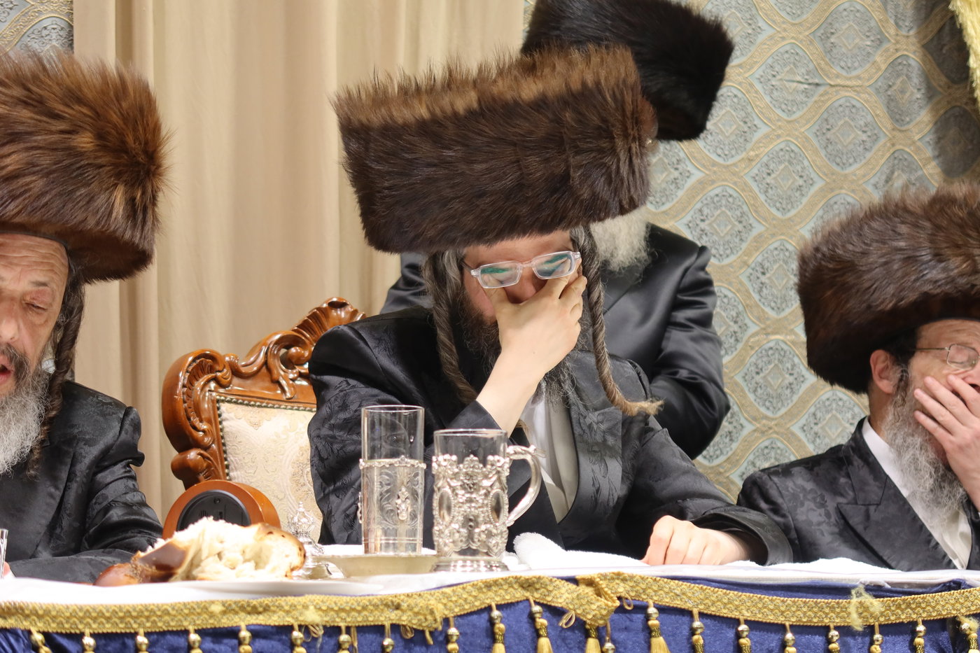 סוכות בחצה"ק זוועהיל