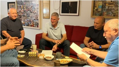 לאחר הפגישה במוצ"ש: ראשי גוש השינוי מעדכנים על 'סדרי העבודה החדשים'