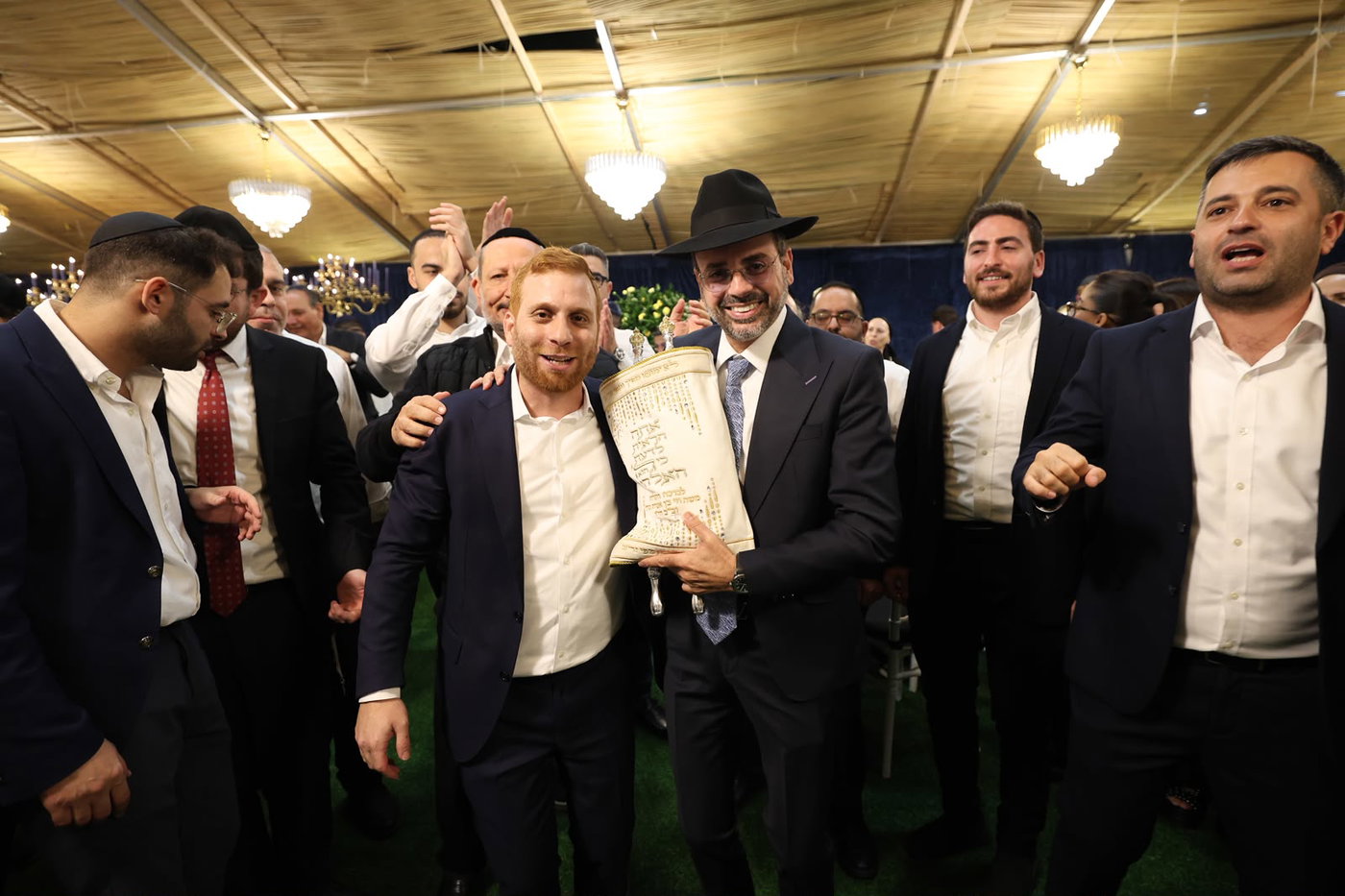 הכנסת ספר תורה בסוכות