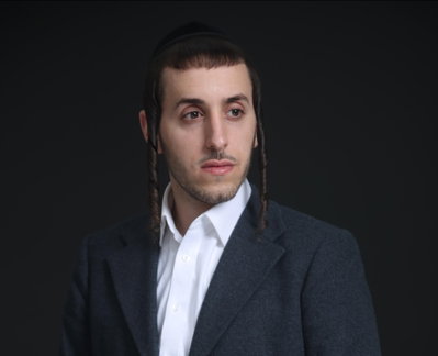 הזמר שמוליק סוכות