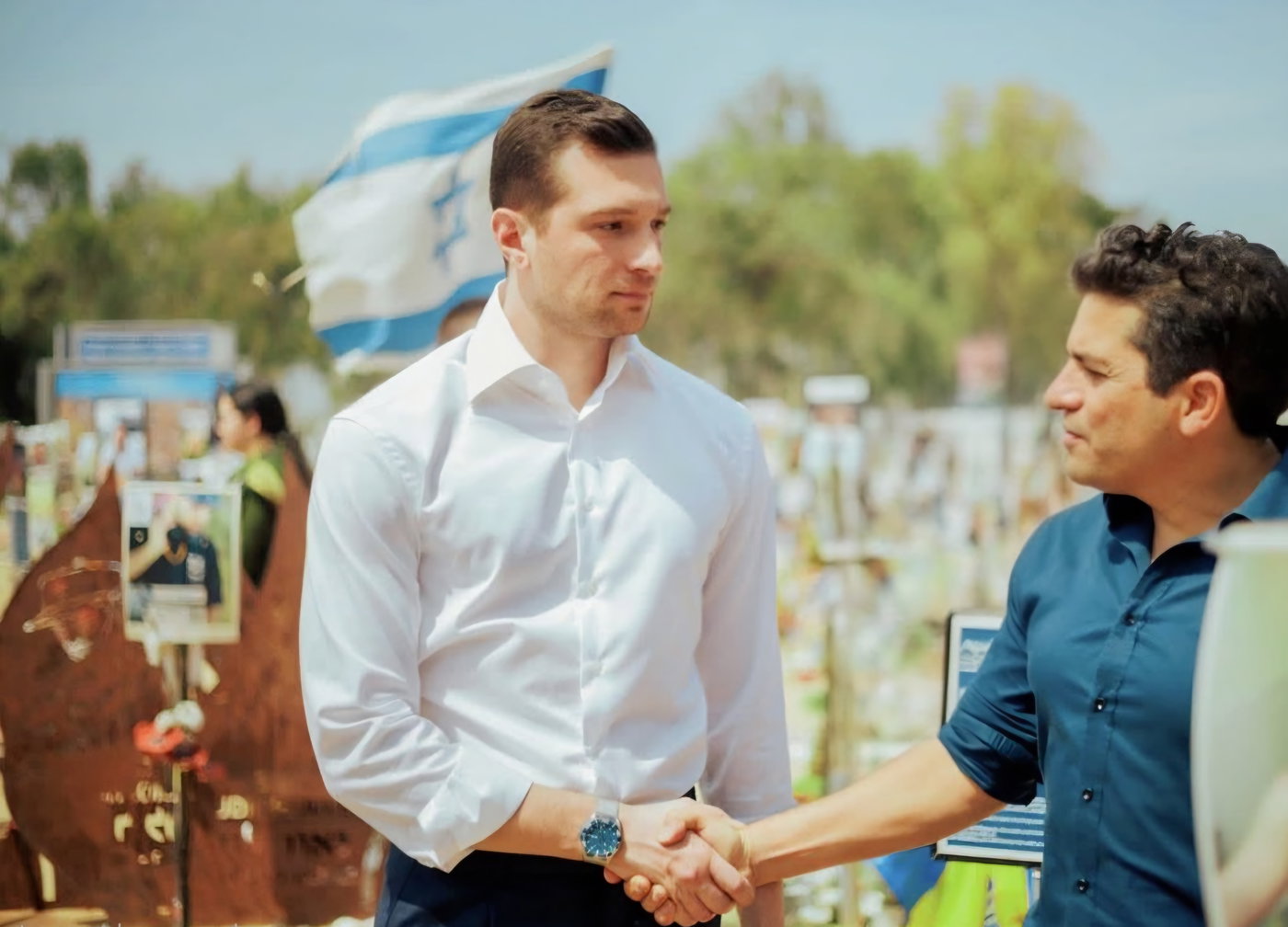 השר הישראלי מתייצב לצד ברדלה החשוד באנטישמיות - ותוקף את התקשורת