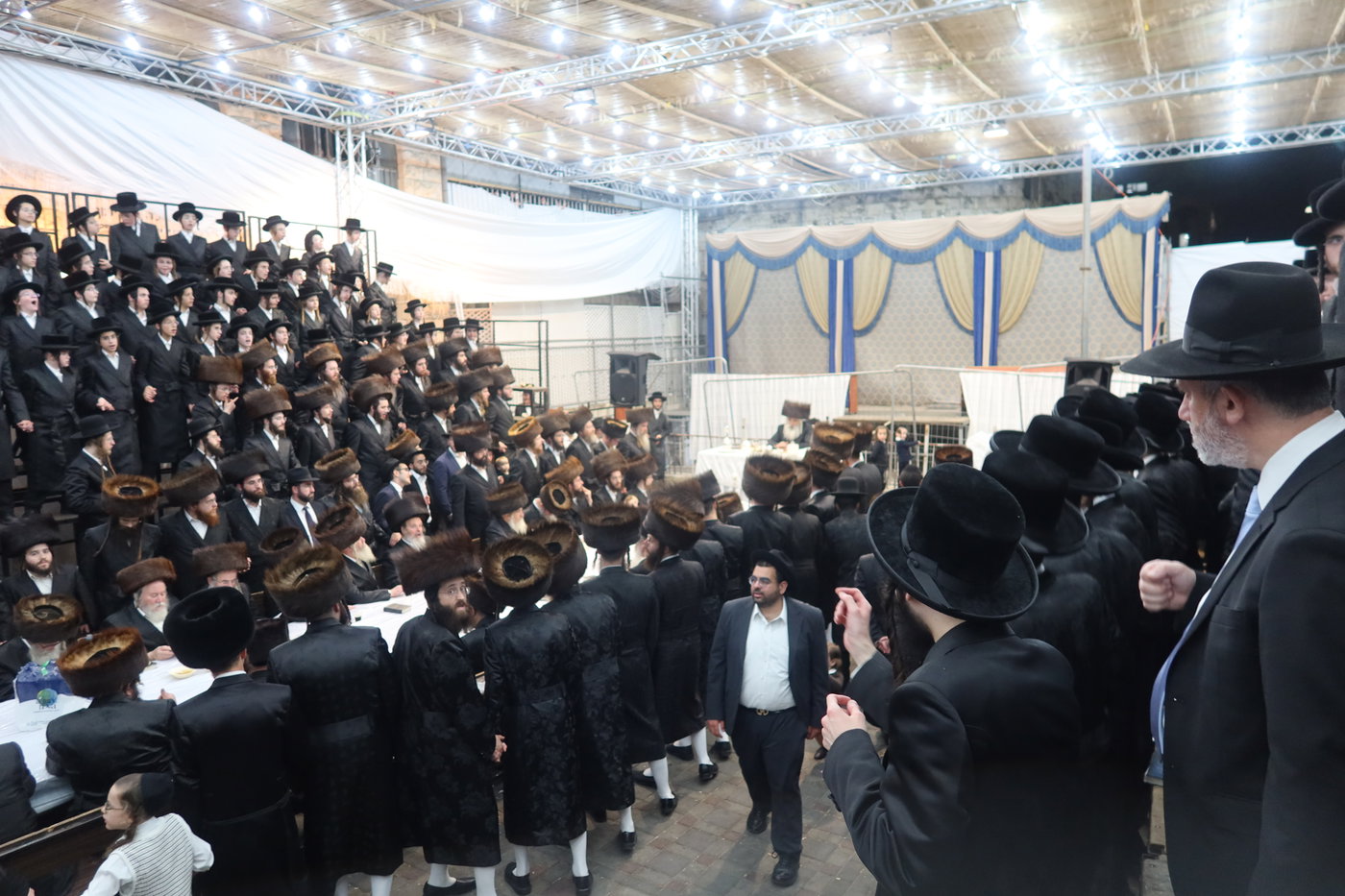 שמחת בית השואבה בחצה"ק דושינסקיא