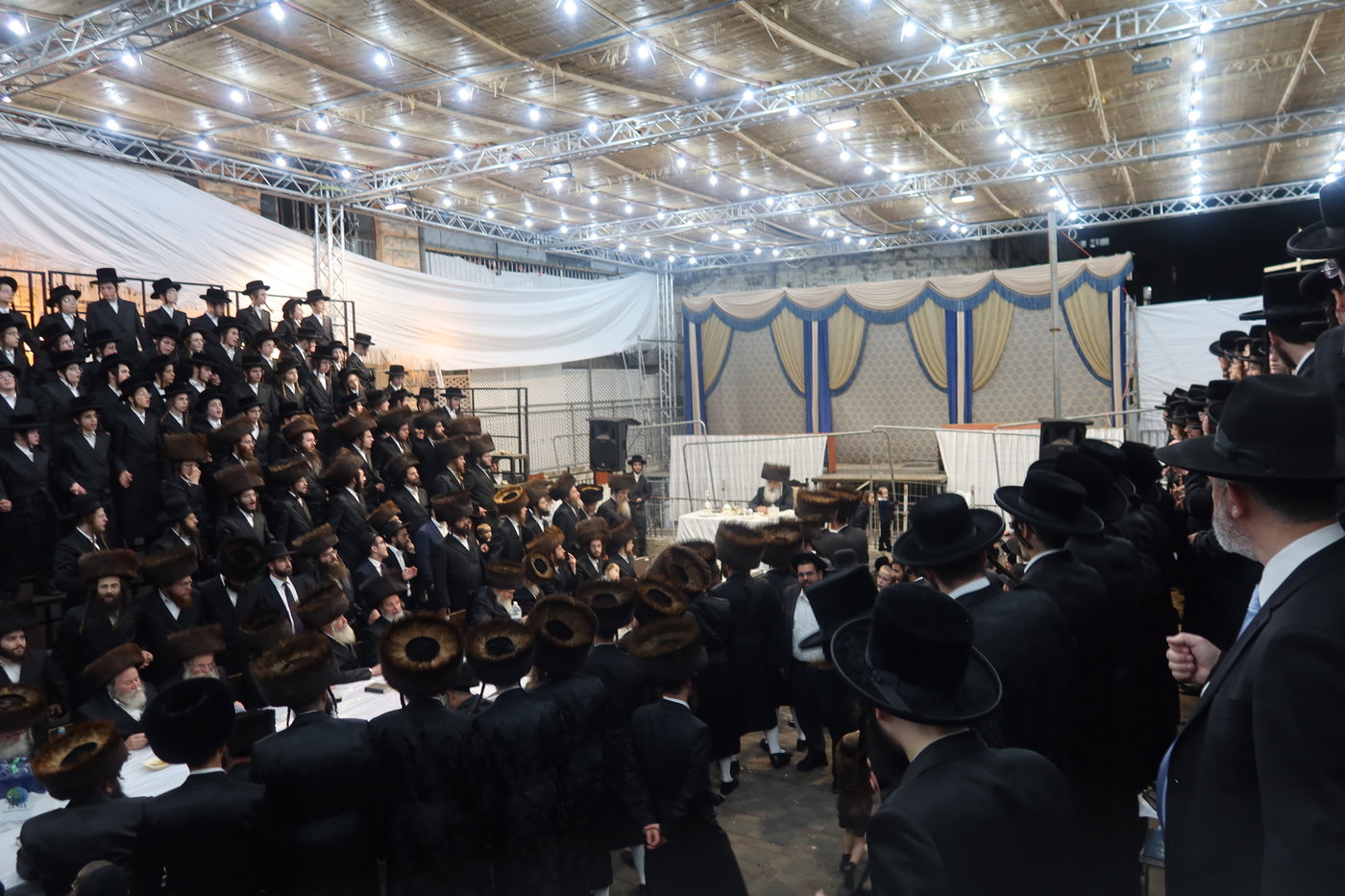 שמחת בית השואבה בחצה"ק דושינסקיא