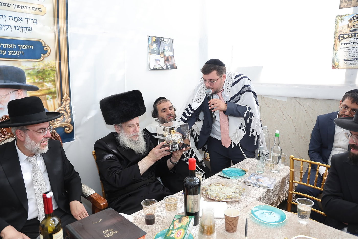 המסיבה בהיכל מרן
