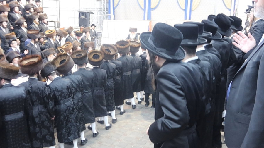 שמחת בית השואבה בחצה"ק דושינסקיא
