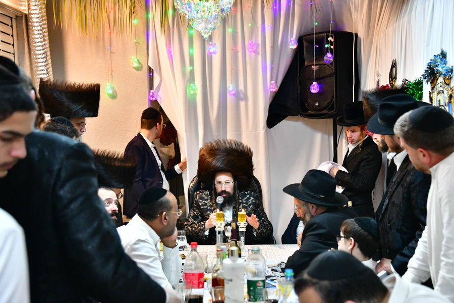 שמחת בית השואבה בחצה"ק מעז'בוז
