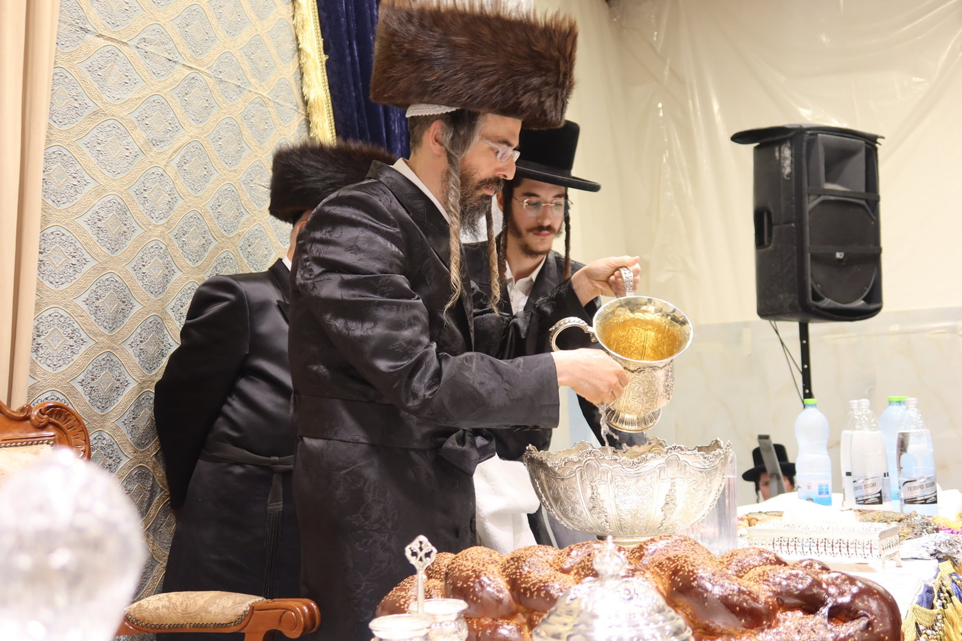 סוכות בחצה"ק זוועהיל