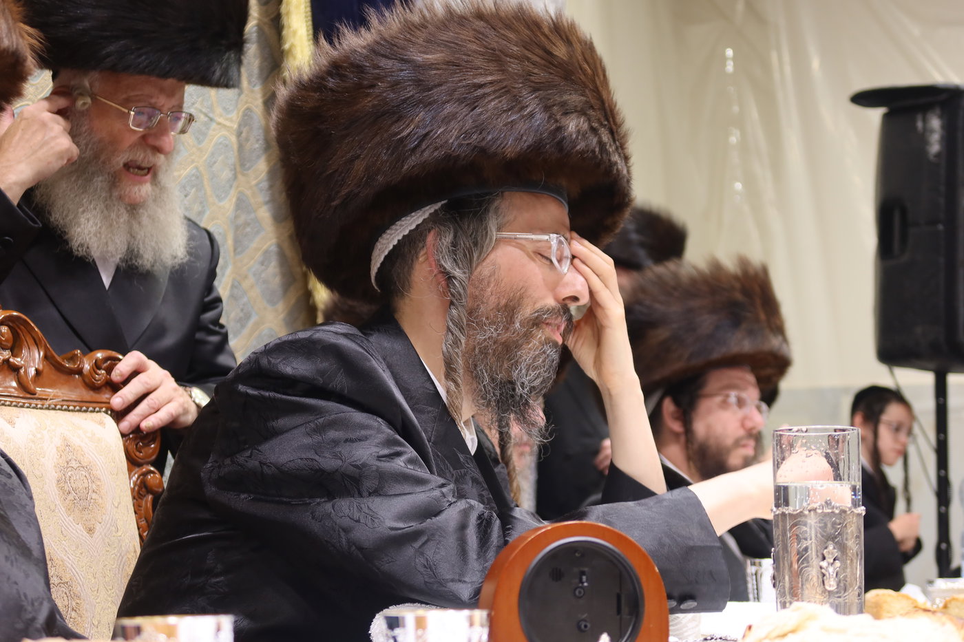 סוכות בחצה"ק זוועהיל