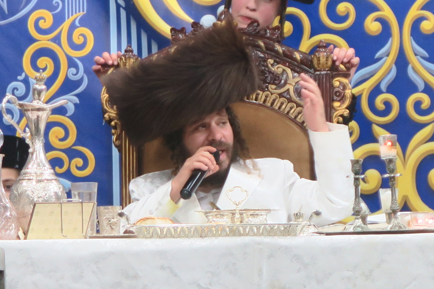 האדמו"ר מקרעטשניף כפר אתא בשמחת בית השואבה