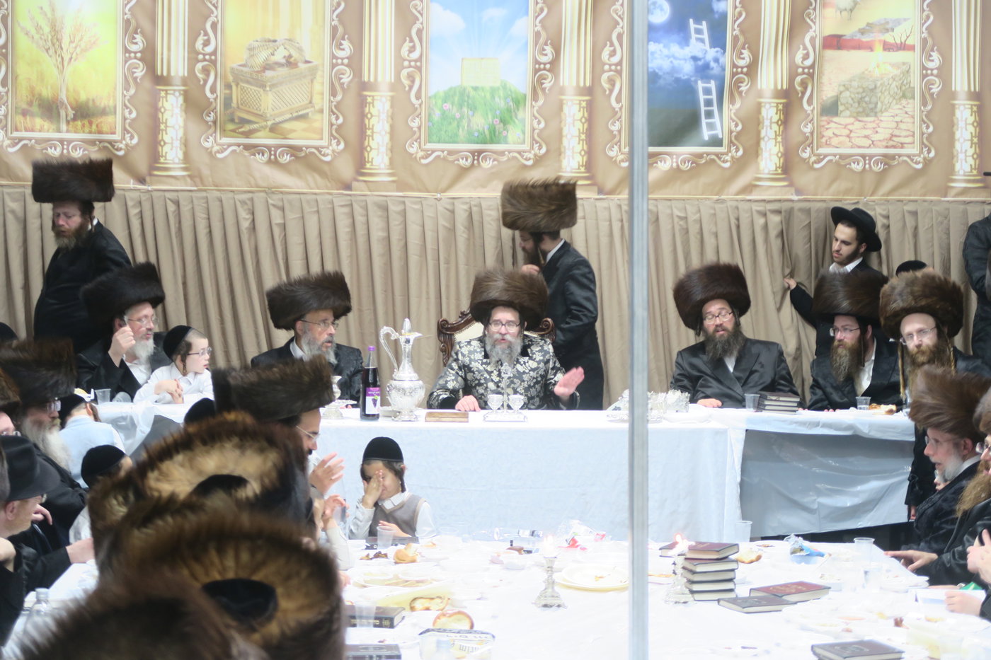האדמו"ר מסקולען ירושלים בטיש חוה"מ סוכות