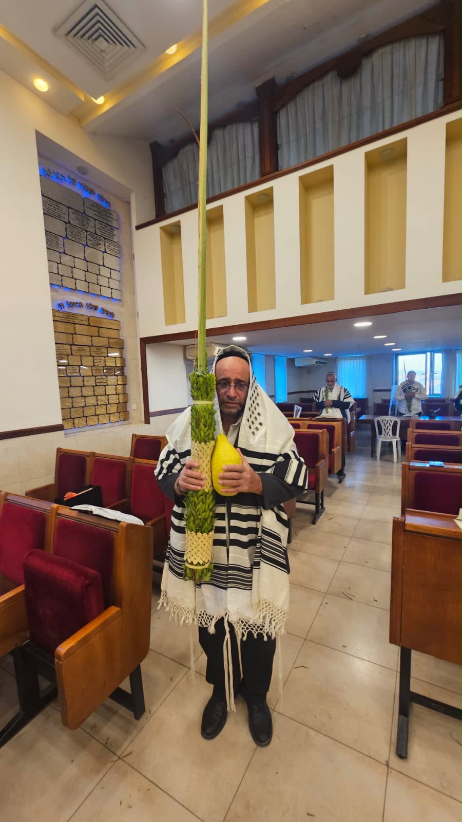 ר׳ פנחס הלוי ולולבו בידו