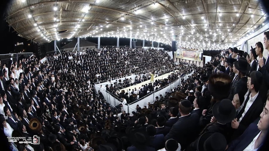 הגה"צ רבי אלימלך בידרמן בשמחת בית השואבה 