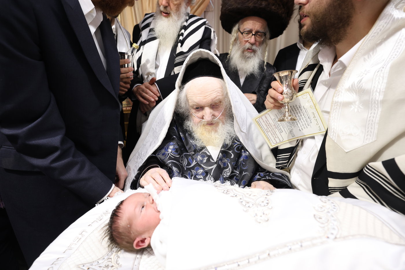 חג הסוכות אצל הגר"מ שטרנבוך