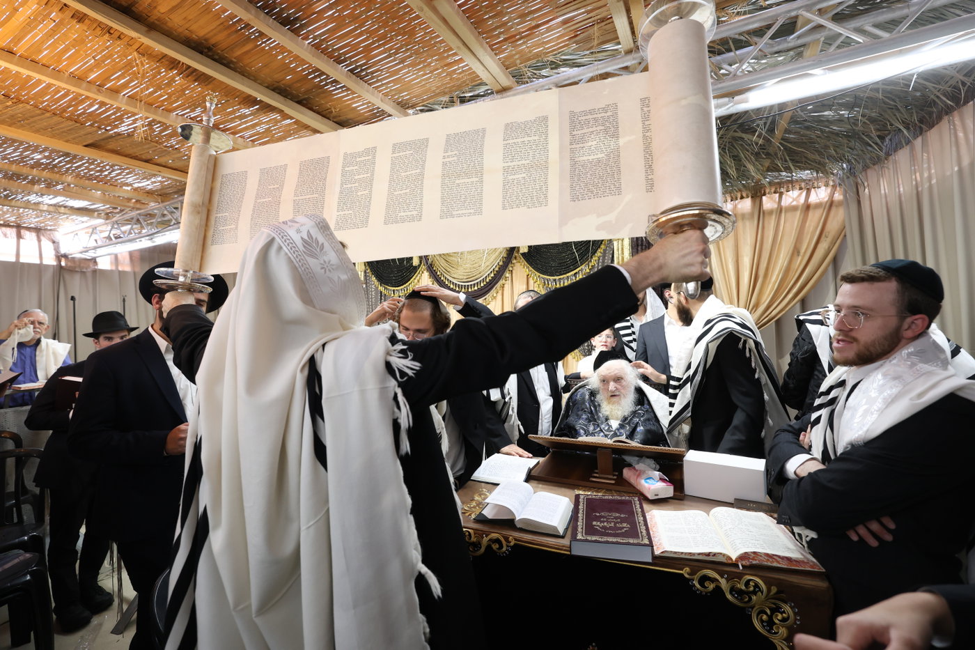 חג הסוכות אצל הגר"מ שטרנבוך