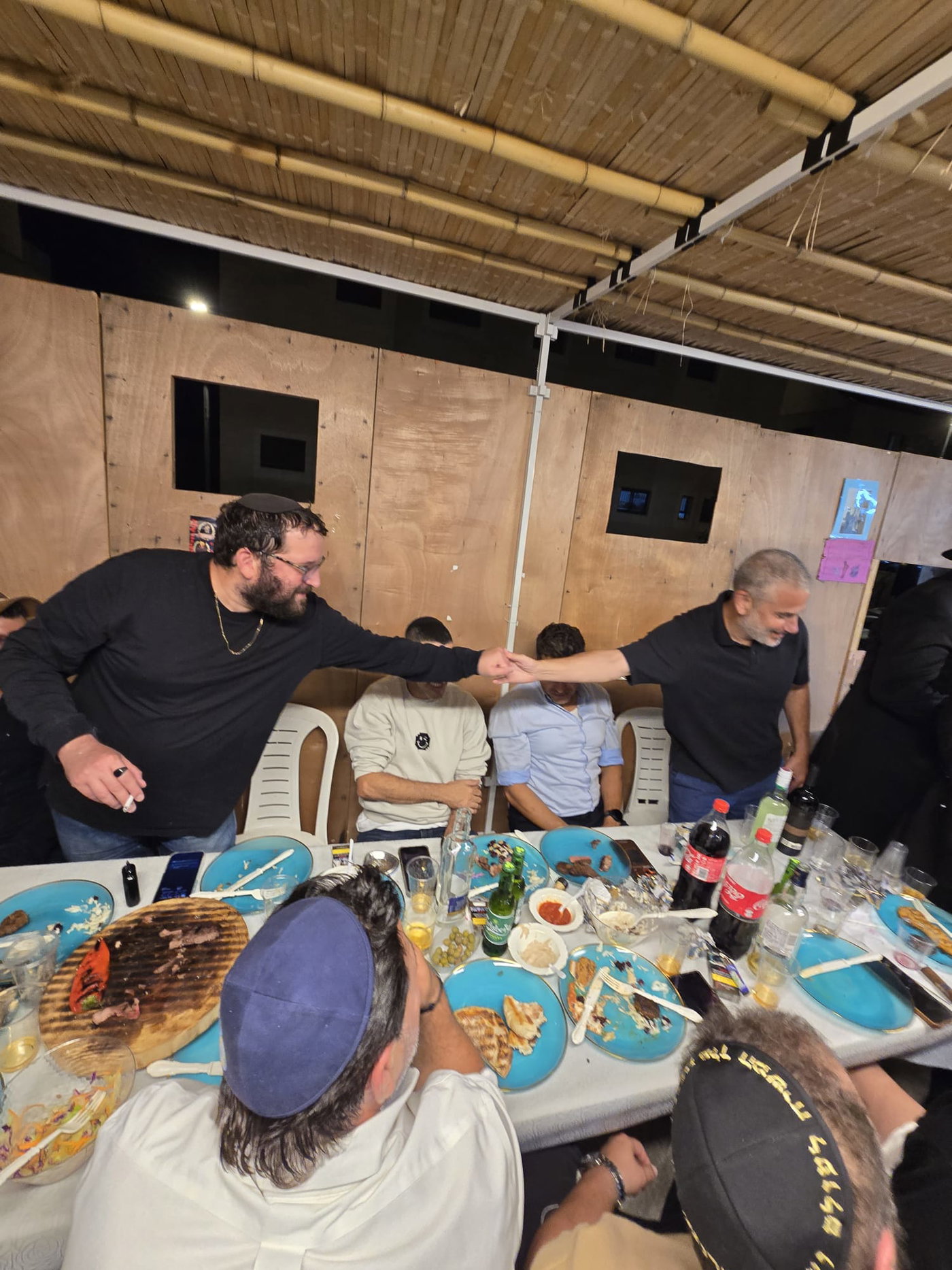 אוריך, ינון מגל, שיקלי שרון גל ונוספים - בהתוועדות מחשמלת בסוכת השליח