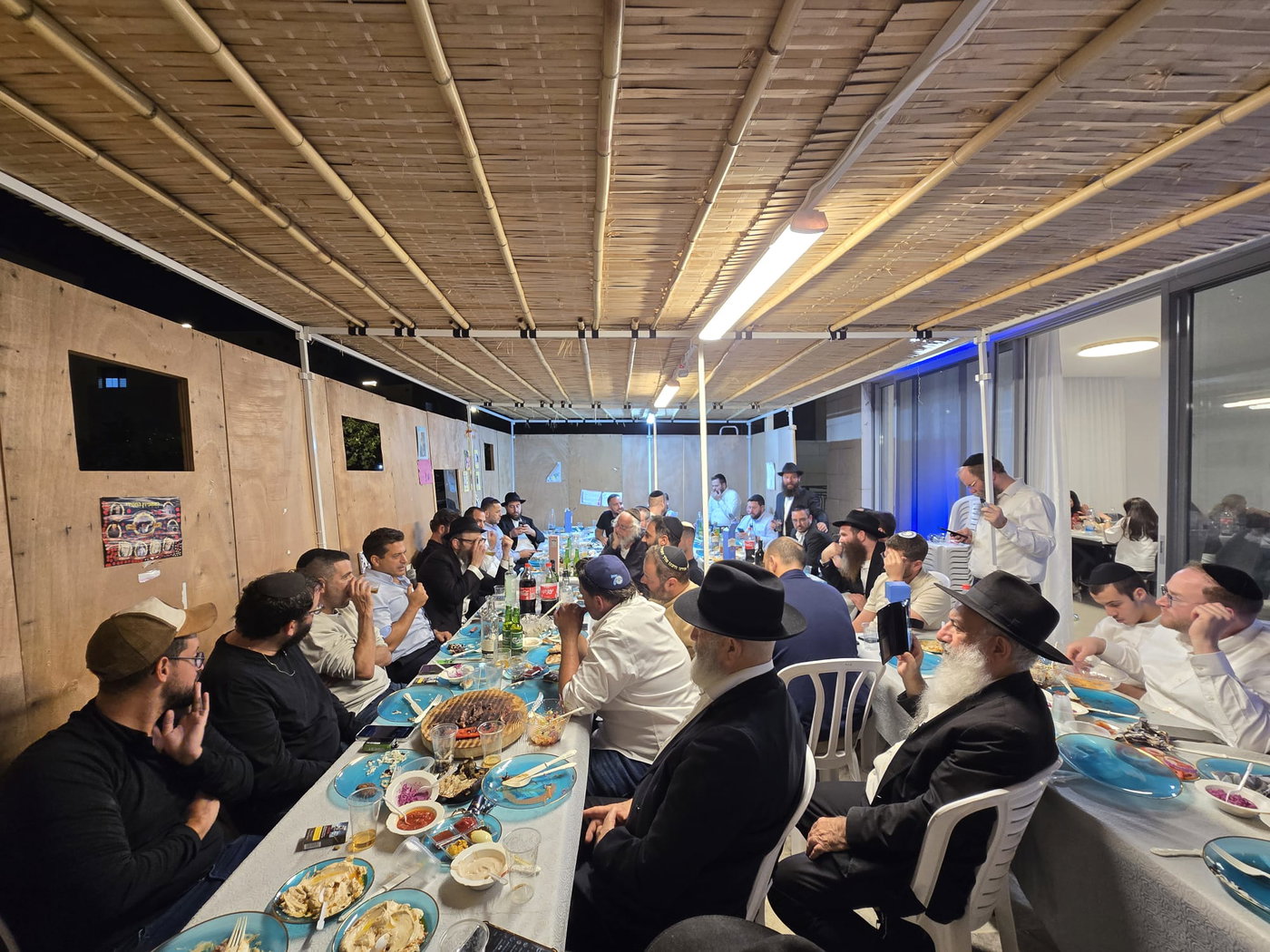 אוריך, ינון מגל, שיקלי שרון גל ונוספים - בהתוועדות מחשמלת בסוכת השליח
