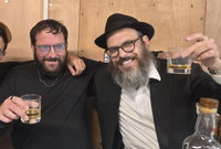 אוריך, ינון מגל, שיקלי שרון גל ונוספים - בהתוועדות מחשמלת בסוכת השליח