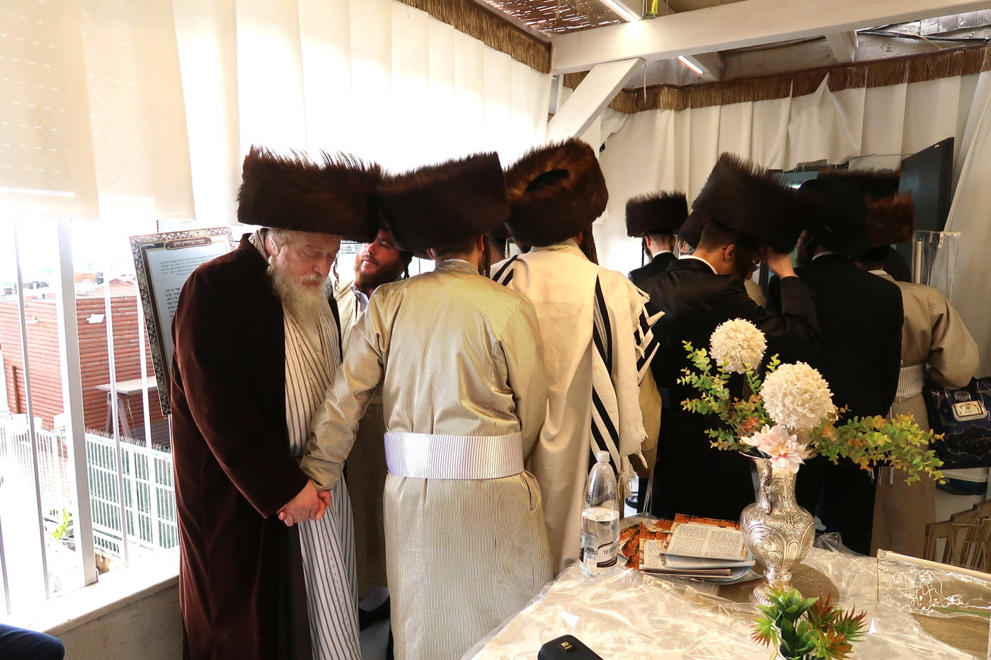 חג הסוכות אצל האדמו"ר ממבקשי אמונה 