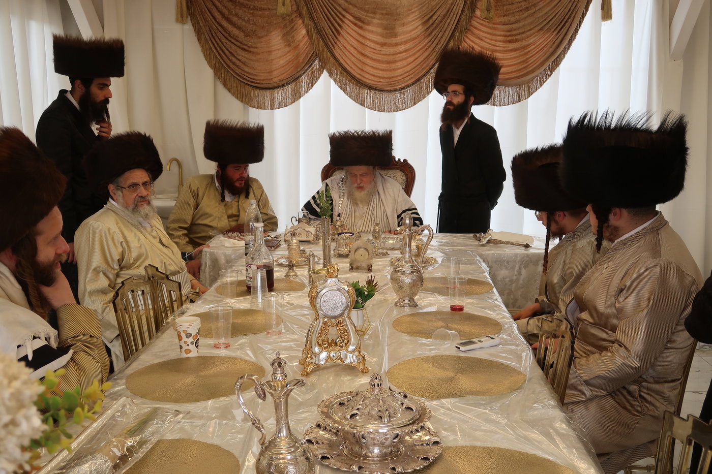 חג הסוכות אצל האדמו"ר ממבקשי אמונה 