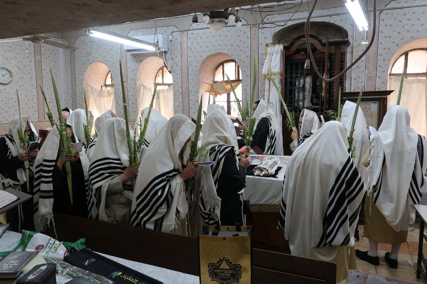 חג הסוכות אצל האדמו"ר ממבקשי אמונה 