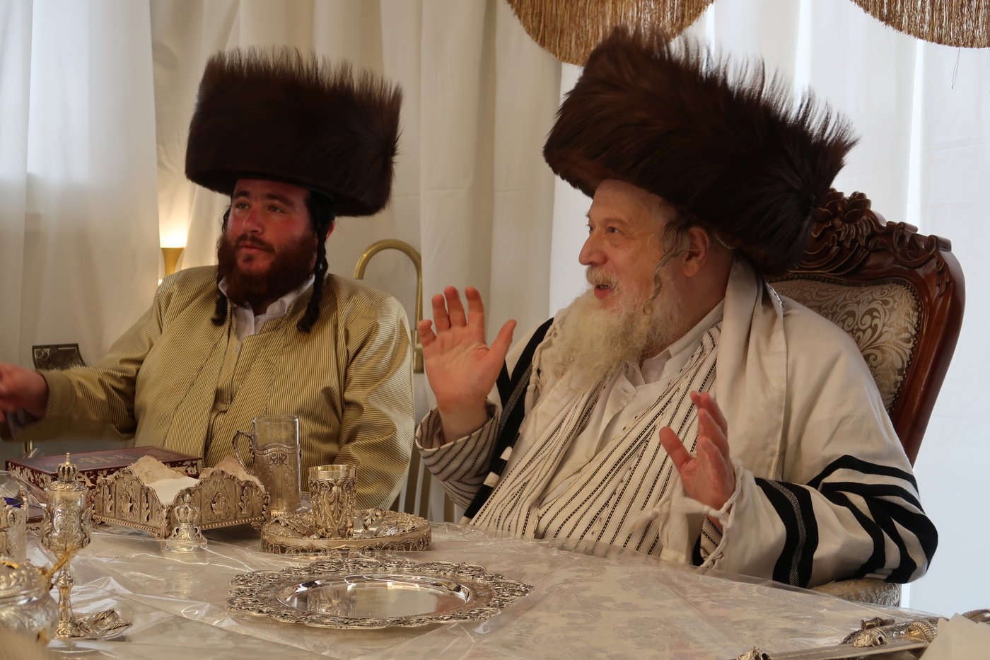 חג הסוכות אצל האדמו"ר ממבקשי אמונה 