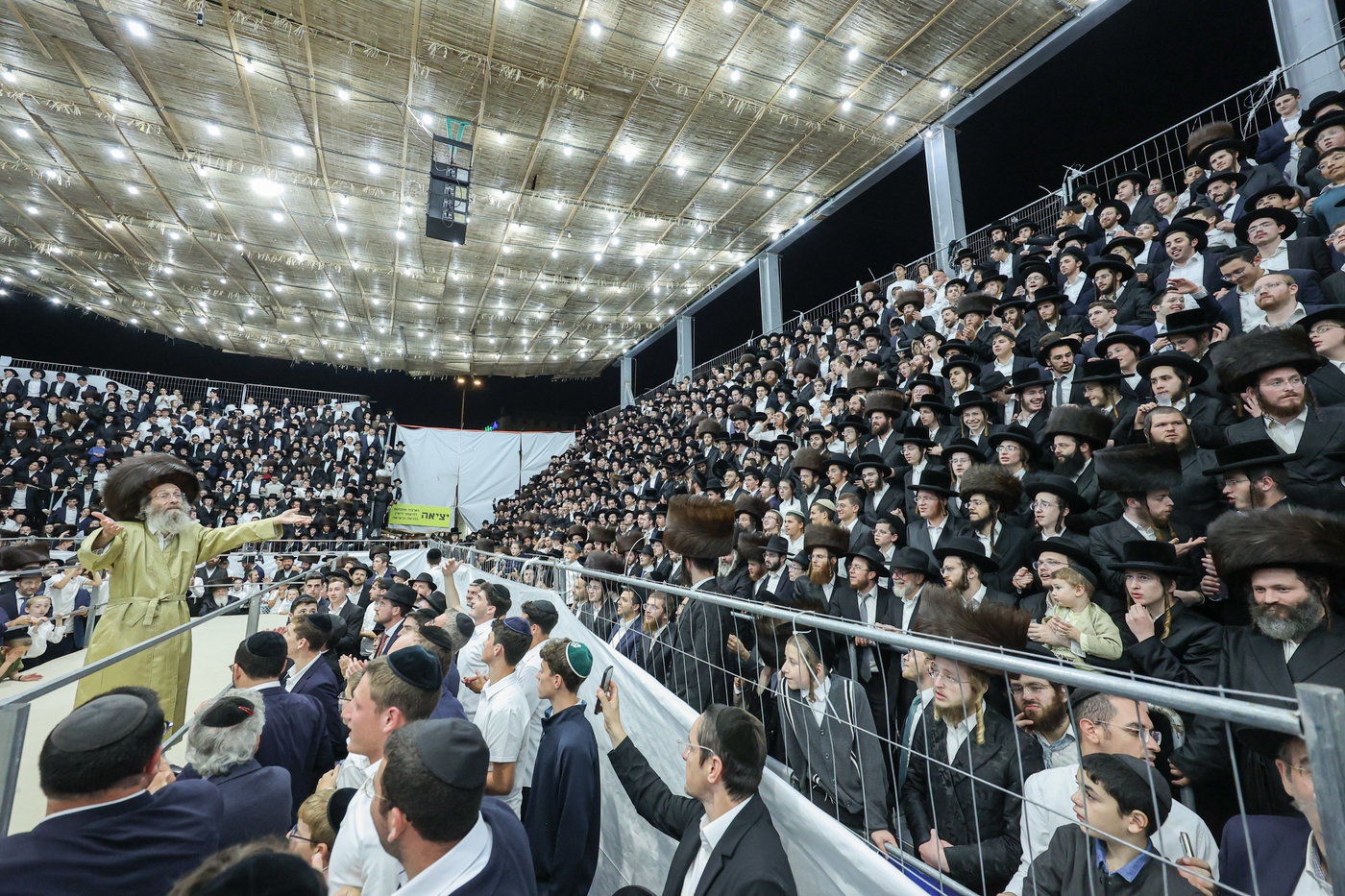 הגה"צ רבי אלימלך בידרמן בשמחת בית השואבה 