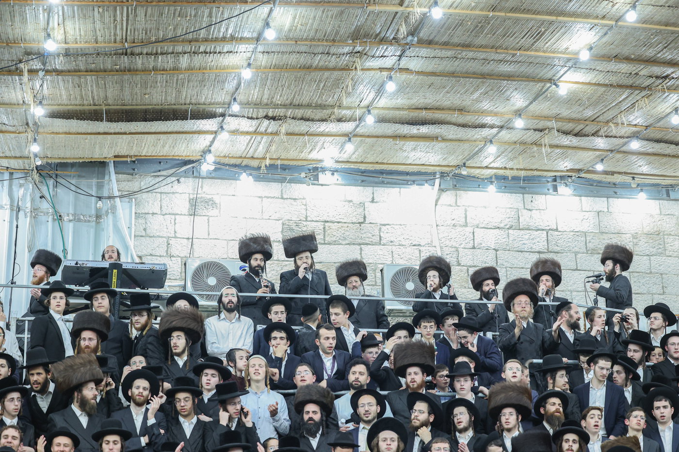 הגה"צ רבי אלימלך בידרמן בשמחת בית השואבה 