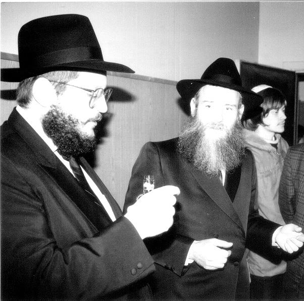 מהמנוסה מאימתם של הנאצים ועד למאבק מול פוטין; הסיפור המרתק מאחורי אוצר חב"ד שנותר בשבי