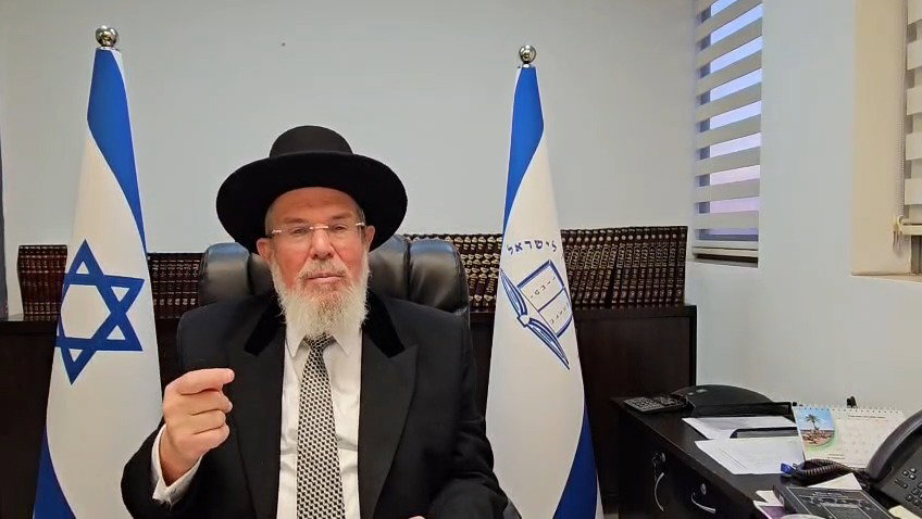 שמחת תורה עם הרב הראשי הגאון רבי קלמן בר • צפו