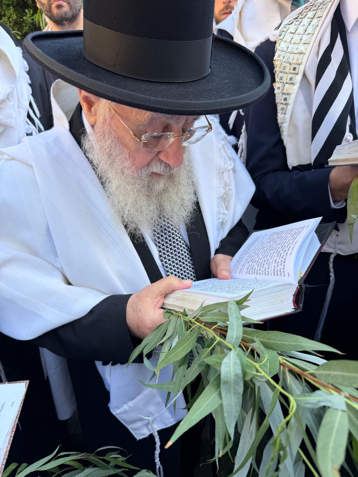 הראשל"צ הגר"י יוסף בהושענא רבה