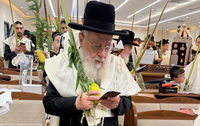 הראשל"צ הגר"י יוסף בנטילת לולב, הושענות ומעמד הודיה נרגש