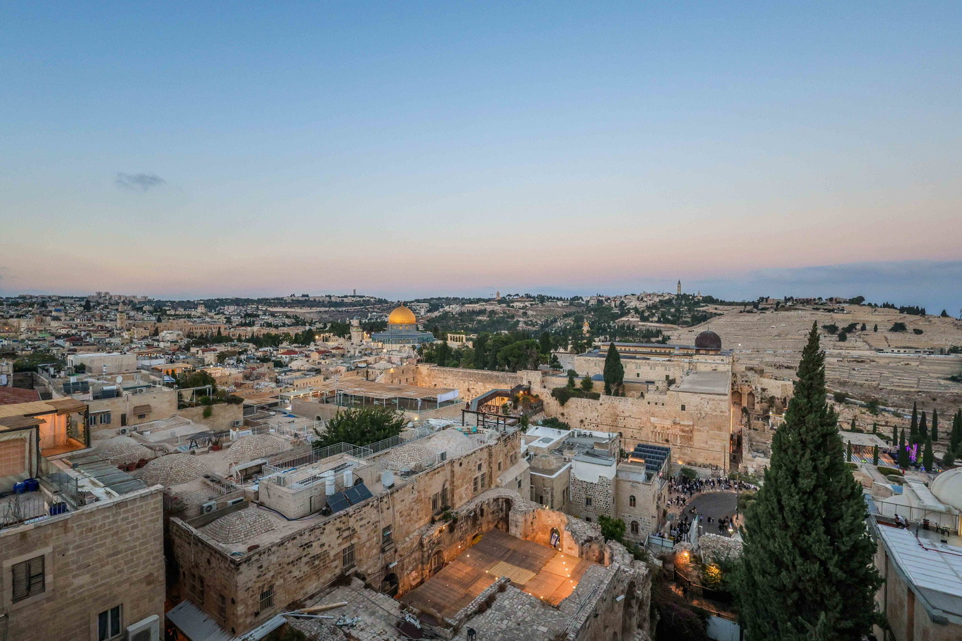 אירועי חול המועד ברובע היהודי: רבבות נהנו מסוכת החזון איש ותצפית חדשה