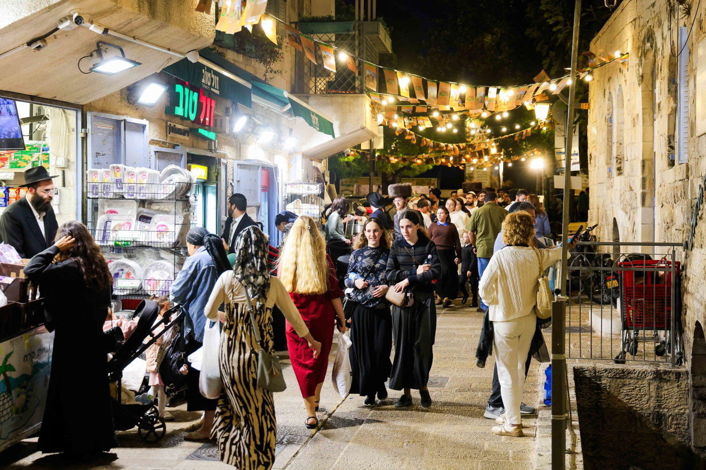 אירועי חול המועד ברובע היהודי: רבבות נהנו מסוכת החזון איש ותצפית חדשה
