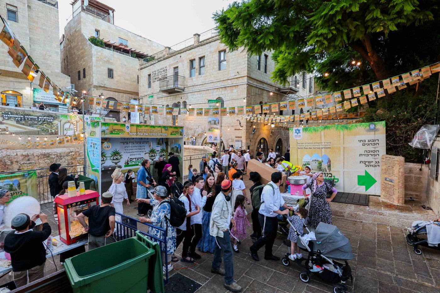 אירועי חול המועד ברובע היהודי: רבבות נהנו מסוכת החזון איש ותצפית חדשה