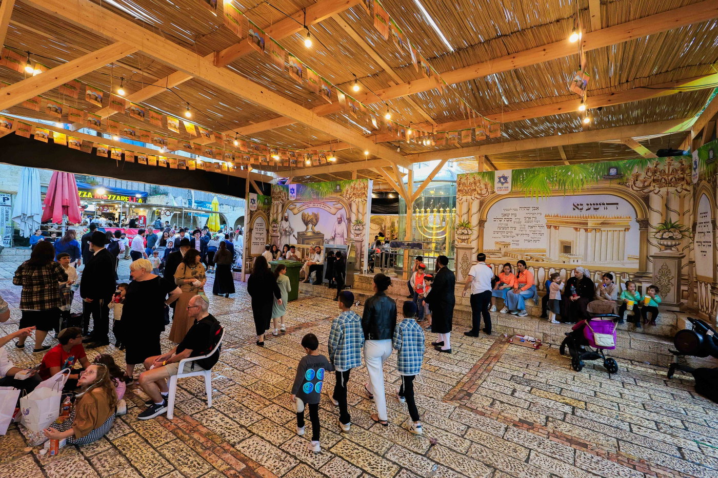 אירועי חול המועד ברובע היהודי: רבבות נהנו מסוכת החזון איש ותצפית חדשה