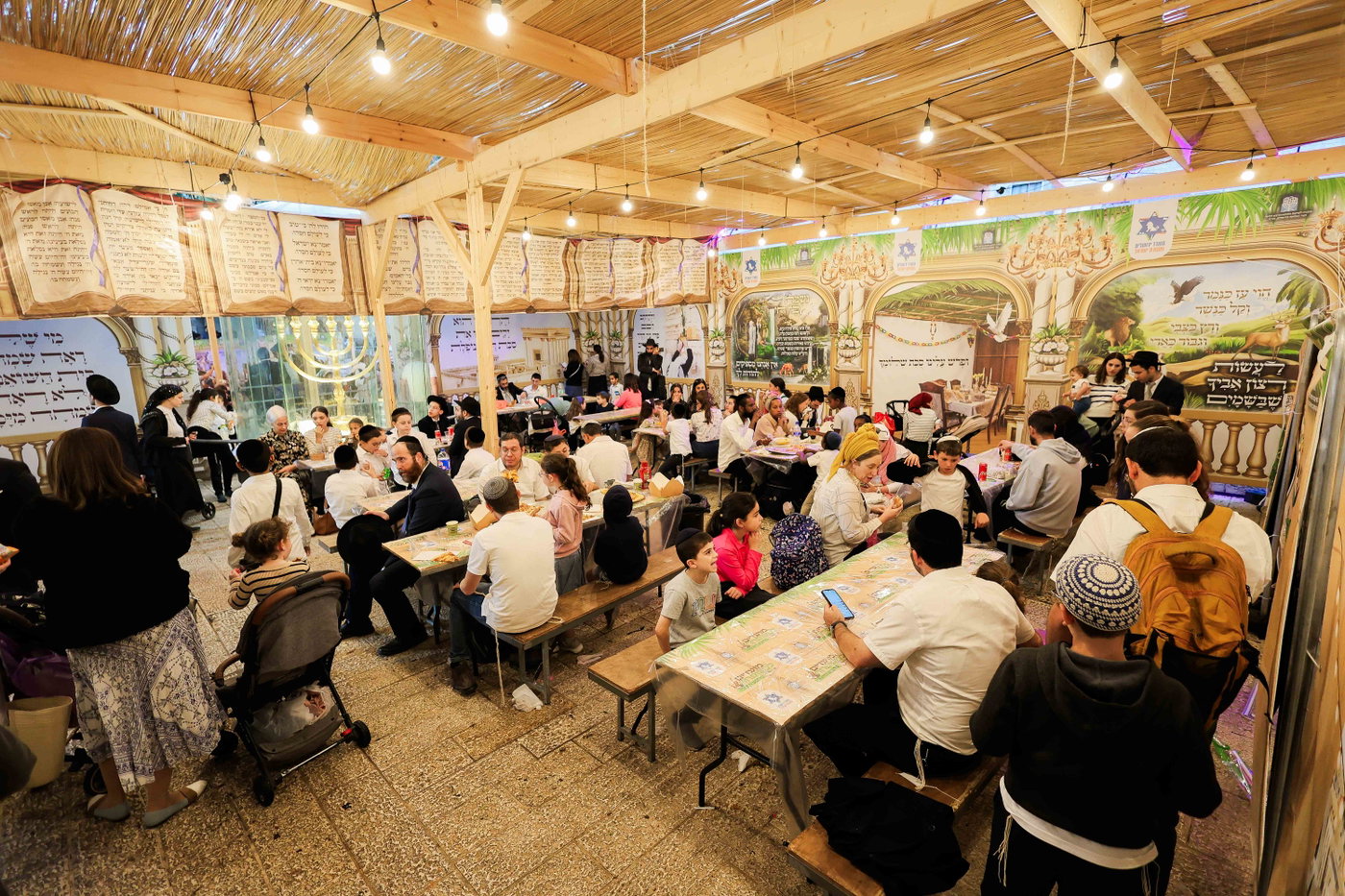 אירועי חול המועד ברובע היהודי: רבבות נהנו מסוכת החזון איש ותצפית חדשה