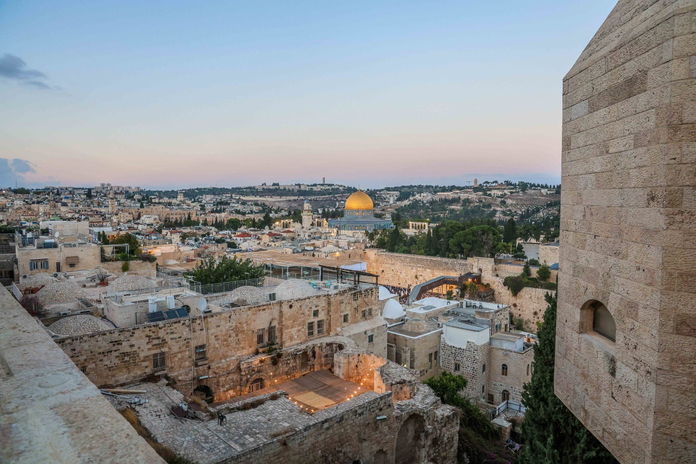 אירועי חול המועד ברובע היהודי: רבבות נהנו מסוכת החזון איש ותצפית חדשה