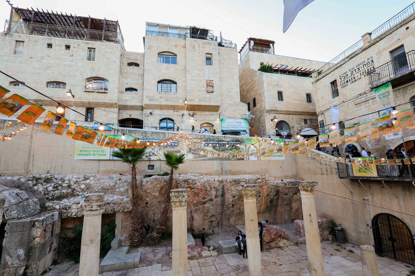 אירועי חול המועד ברובע היהודי: רבבות נהנו מסוכת החזון איש ותצפית חדשה