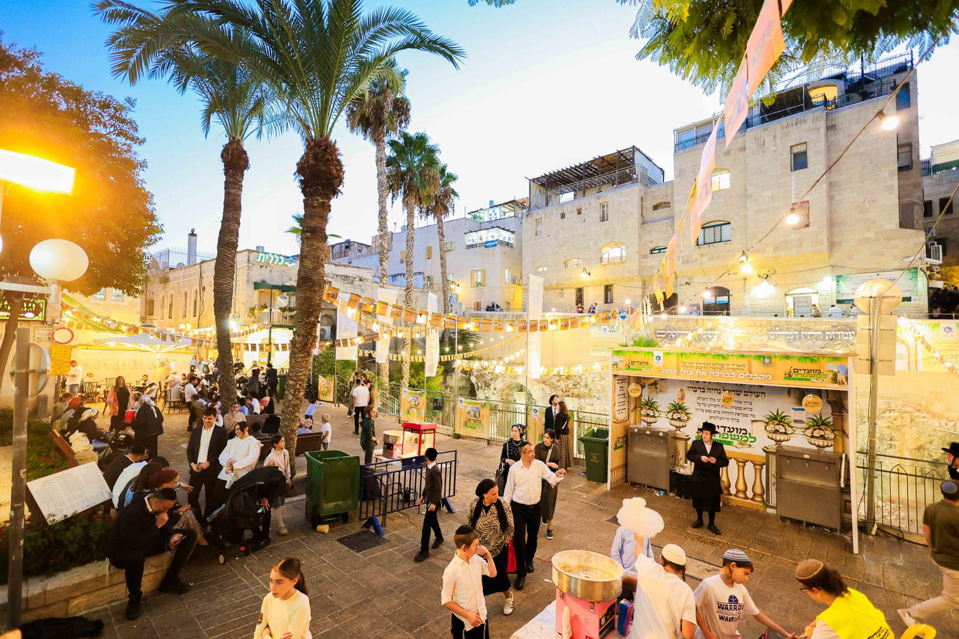 אירועי חול המועד ברובע היהודי: רבבות נהנו מסוכת החזון איש ותצפית חדשה
