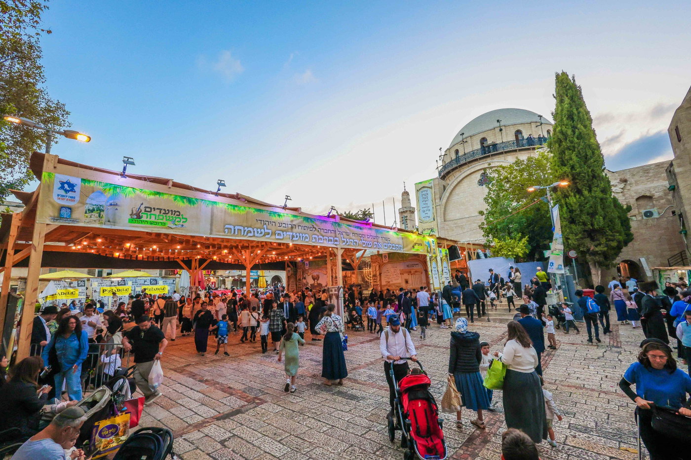 אירועי חול המועד ברובע היהודי: רבבות נהנו מסוכת החזון איש ותצפית חדשה
